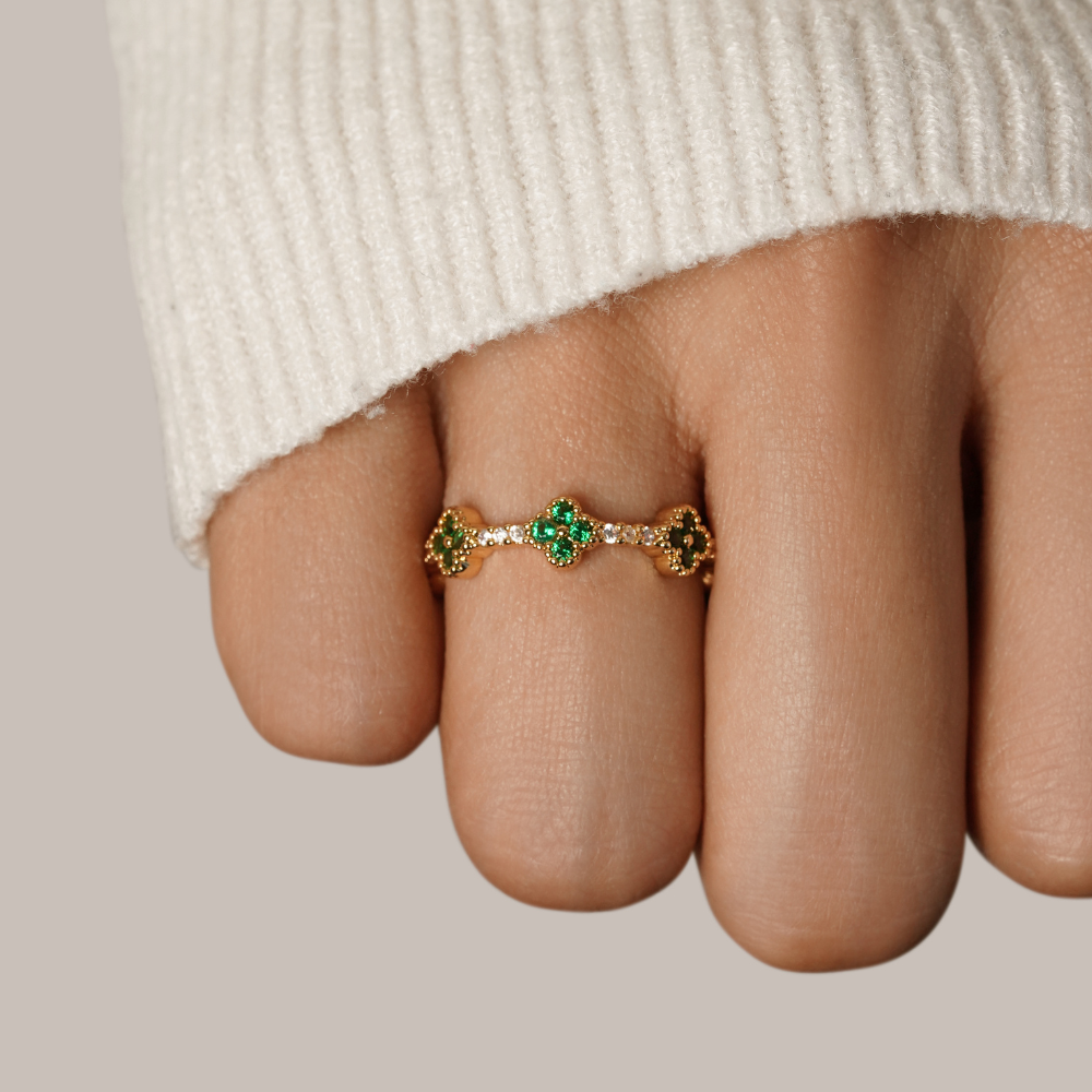 Emerald Clover Ring – FIORENE