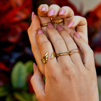 Radiant Feather Ring – FIORENE