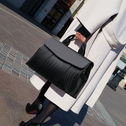 Noir Authority Tote Bag – FIORENE