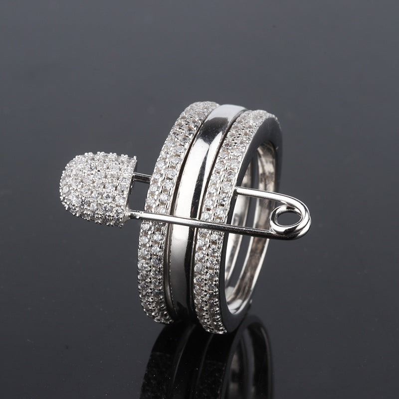 Lucente Shield Ring – FIORENE