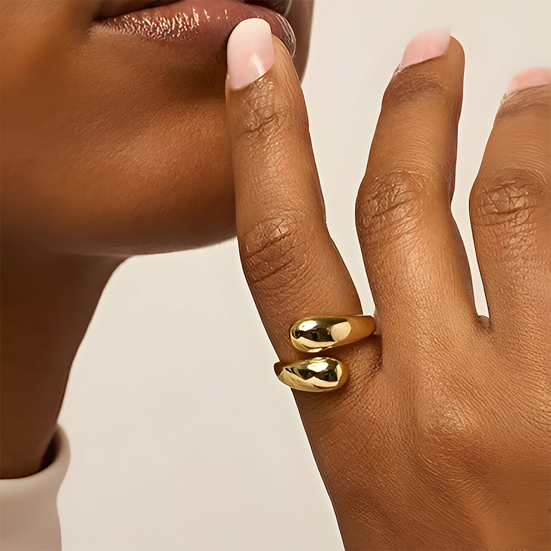 Fluid Embrace Ring – FIORENE