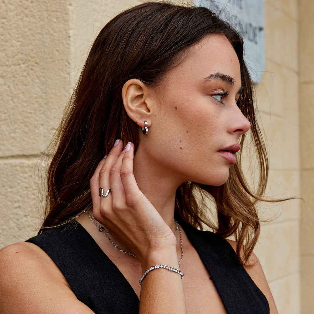 Arctic Infinite Heart Earring – FIORENE