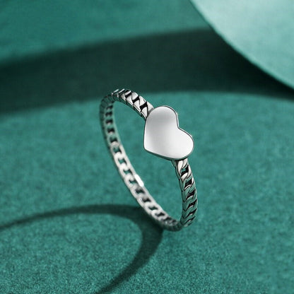 Charmed Heart Chain Ring – FIORENE