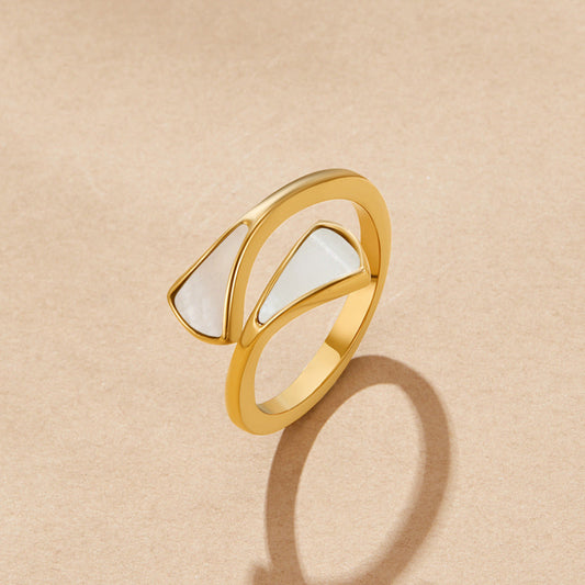 Nacre Bypass Ring – FIORENE