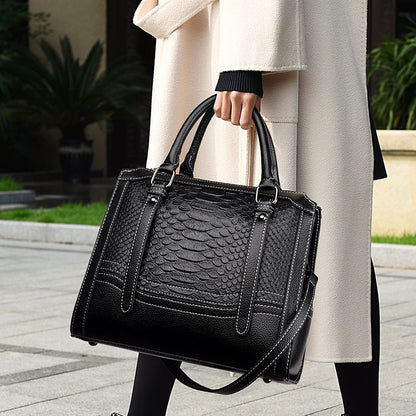 Onyx Serpent Texture Tote Bag – FIORENE