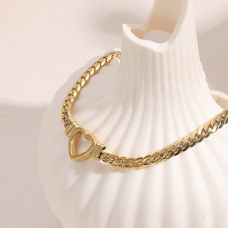 Amora Linked Heart Choker – FIORENE