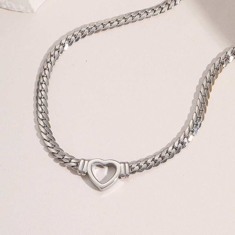Amora Linked Heart Choker – FIORENE