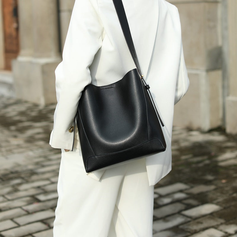 Ebony Curve Tote Bag – FIORENE