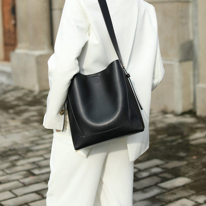 Ebony Curve Tote Bag – FIORENE