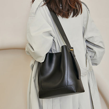 Ebony Curve Tote Bag – FIORENE