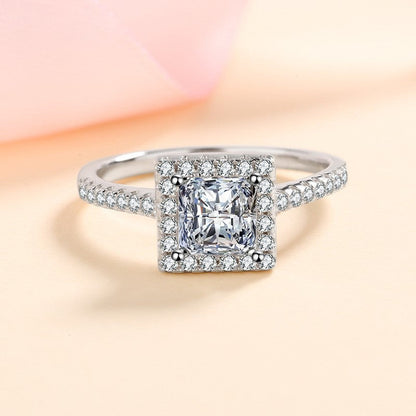 Celeste Radiance Diamond Ring – FIORENE