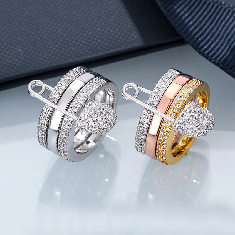 Lucente Shield Ring – FIORENE