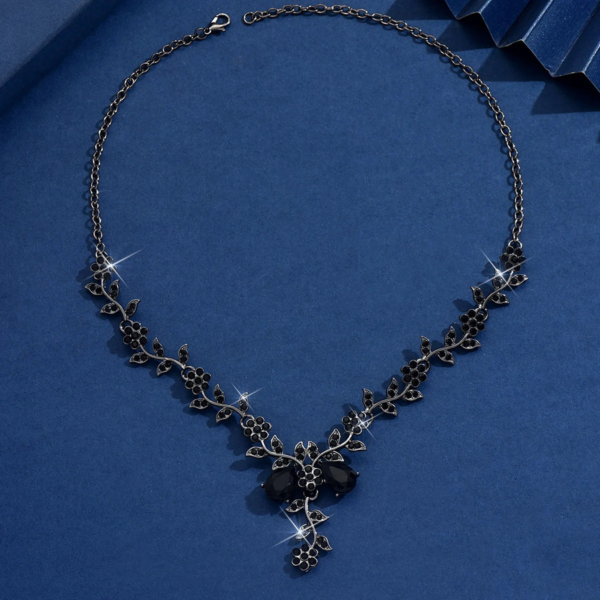 Midnight Foliage Necklace – FIORENE