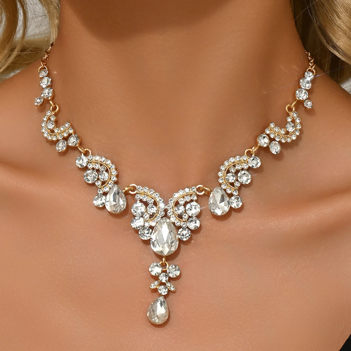 Midnight Foliage Necklace – FIORENE