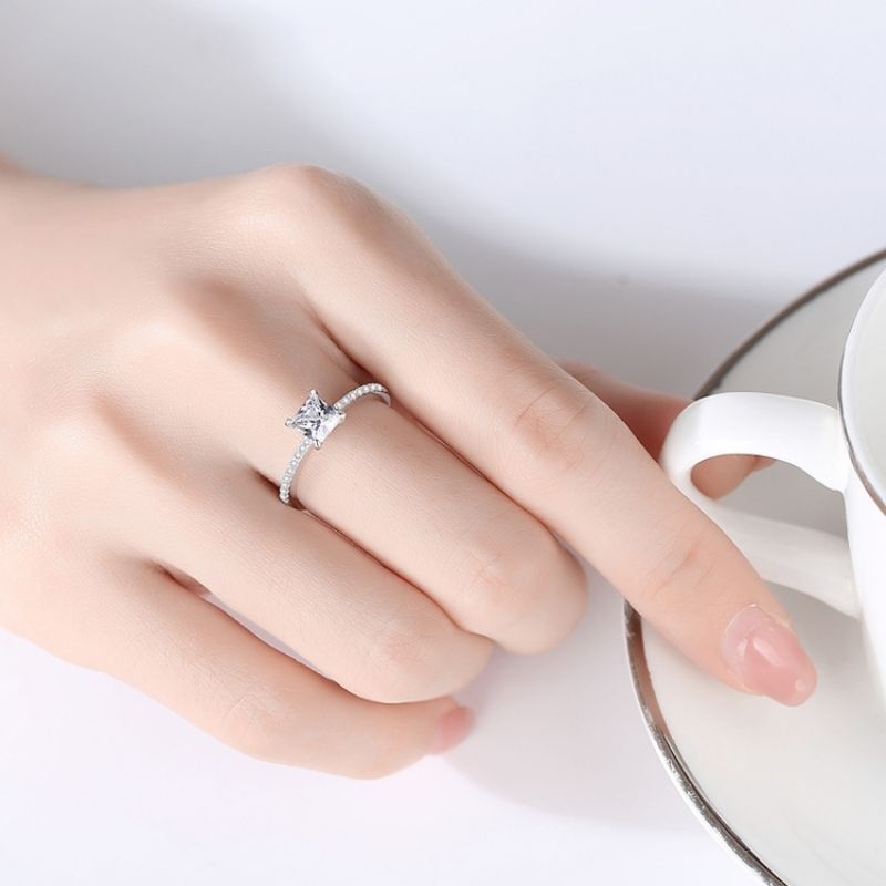 Esmeria Radiant Cut Ring - FIORENE