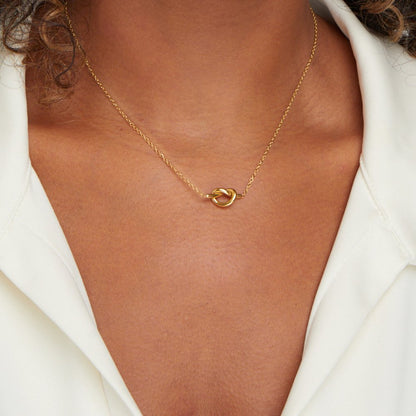 Golden Sculptural Tie Pendant – FIORENE