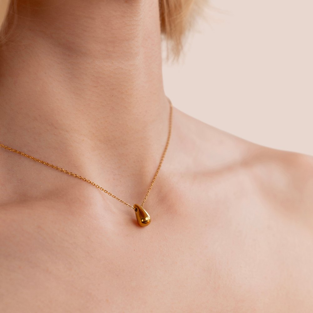 Liquid Amber Drop Necklace – FIORENE