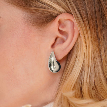 Luminous Polished Teardrop Studs – FIORENE