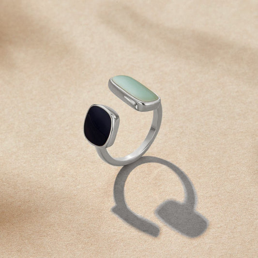 Radiant Noir & Mint Ring – FIORENE