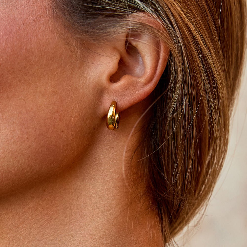 Golden Sculpted Earrings – FIORENE