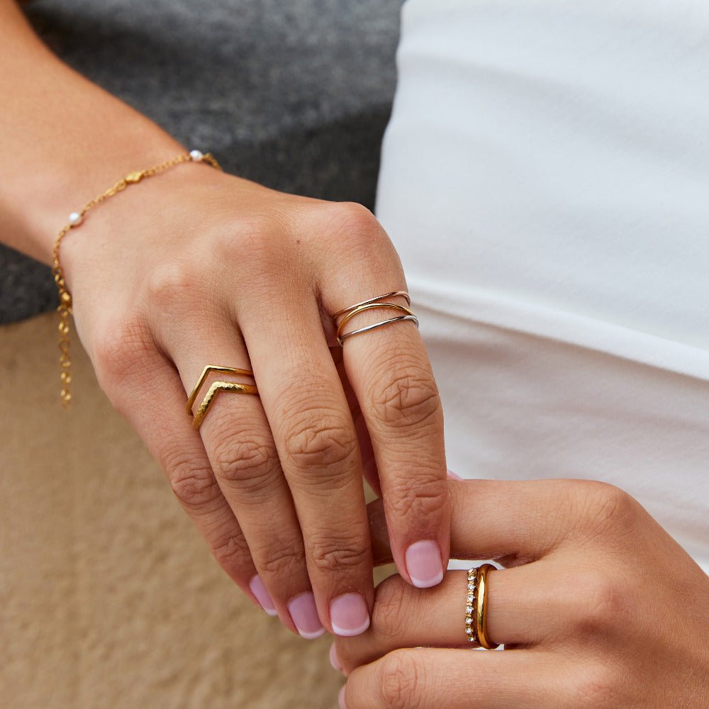 Trilogy Mixed Metal Rolling Ring – FIORENE