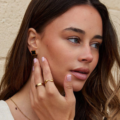 Gilded Onyx Clover Studs – FIORENE