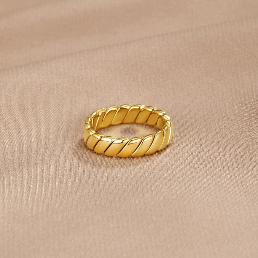 Golden Croissant Dome Ring – FIORENE