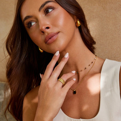 Gilded Ribbed Column Ring – FIORENE