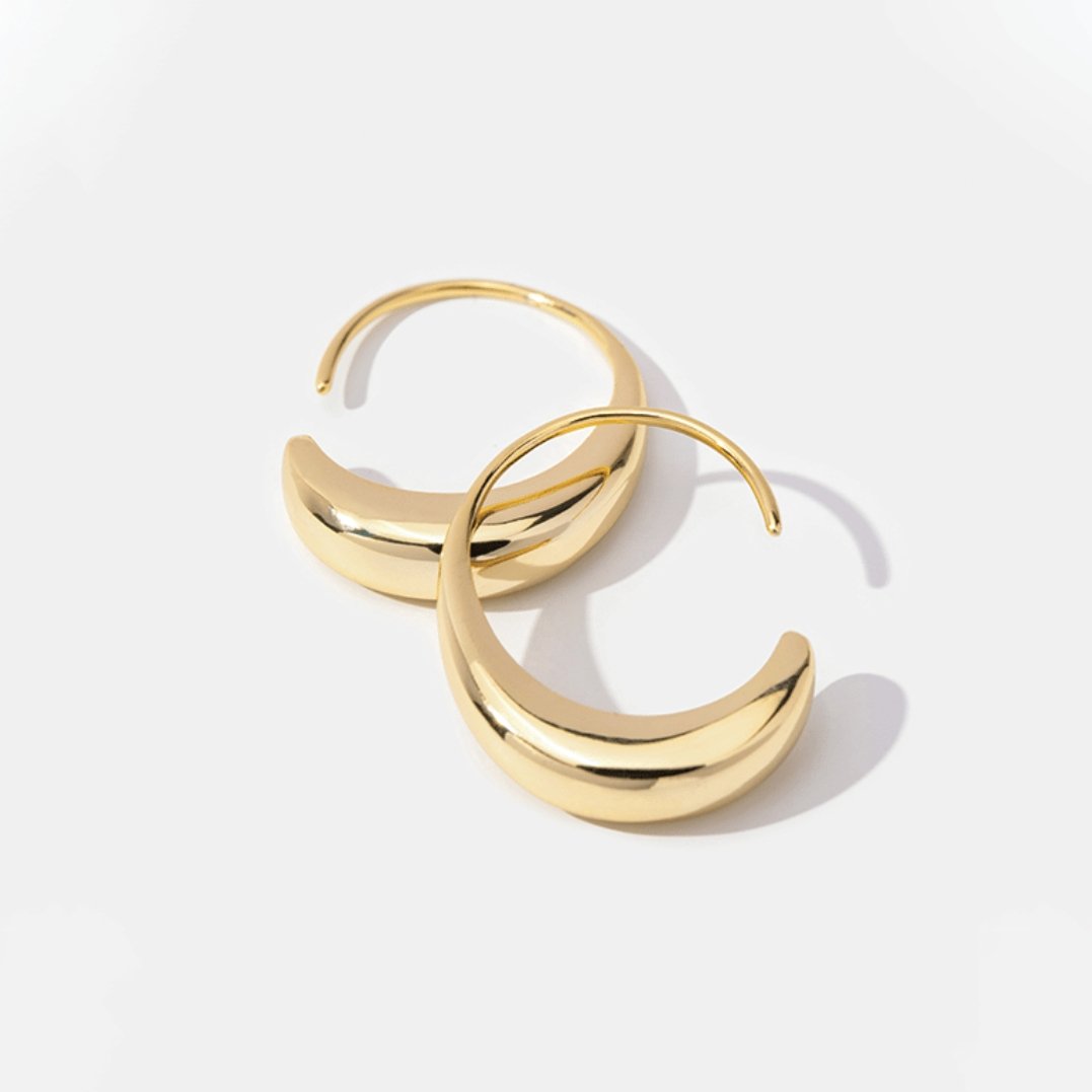 Gilded Crescent Shell Earring – FIORENE