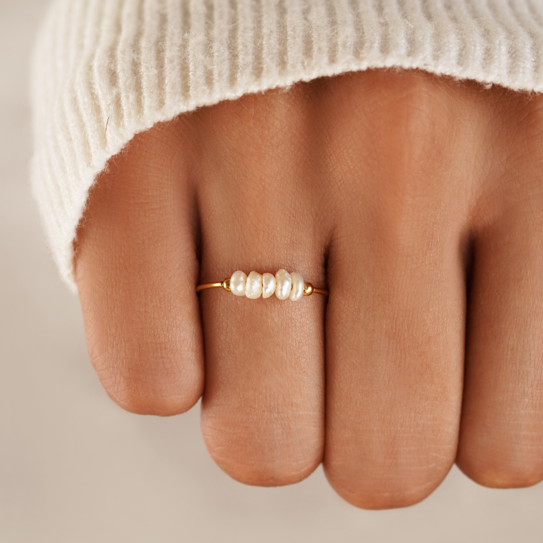 Gilded Five Pearl Ring – FIORENE