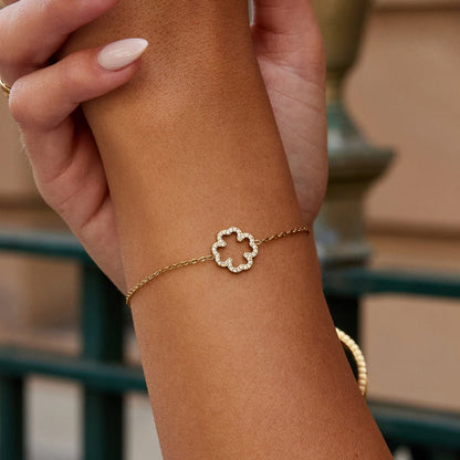 Lustrous Clover Spark Bracelet – FIORENE