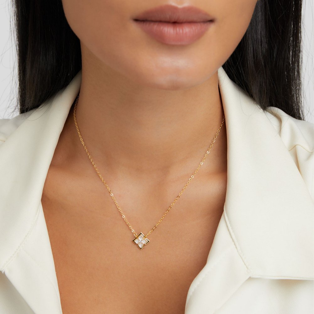 Radiant Clover Necklace – FIORENE