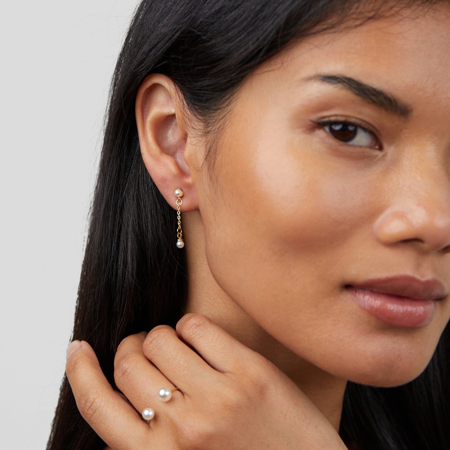 Iconic Golden Orbit Pearl Ring – FIORENE