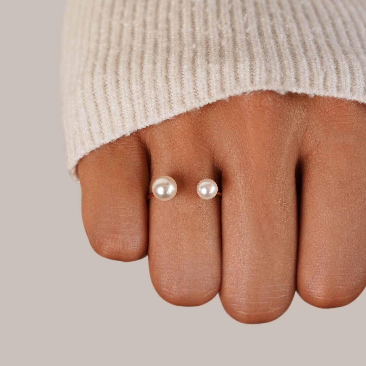 Iconic Golden Orbit Pearl Ring – FIORENE