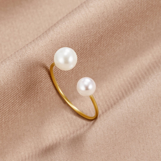 Iconic Golden Orbit Pearl Ring – FIORENE