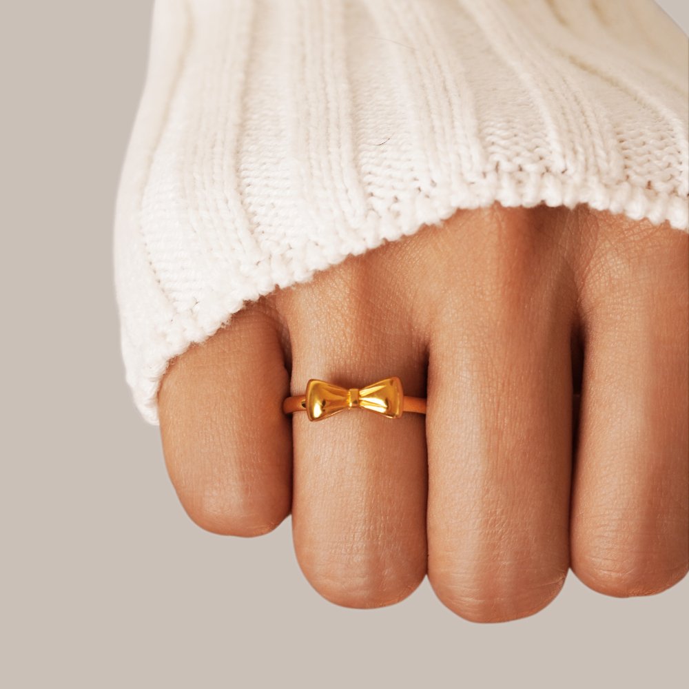Iconic Golden Polished Knot Ring – FIORENE