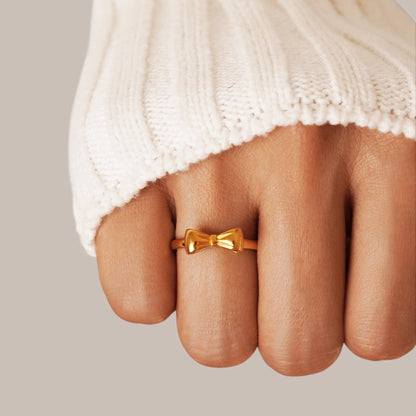 Iconic Golden Polished Knot Ring – FIORENE