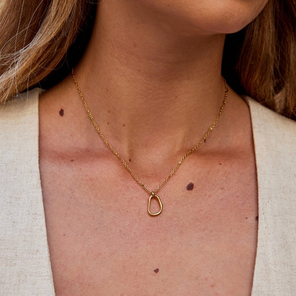 Gilded Fluid Orbit Necklace – FIORENE