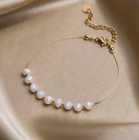 Petite Pearl Station Bracelet – FIORENE