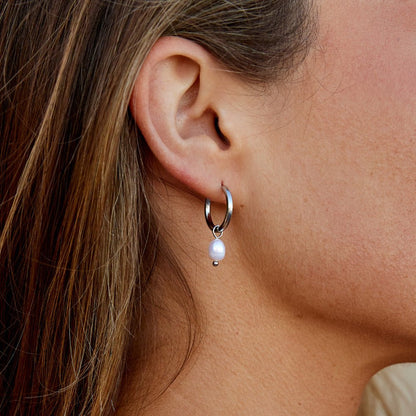 Silver Pearl Huggies – FIORENE