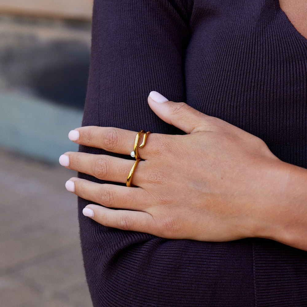 Gilded Orbit Pearl Ring – FIORENE