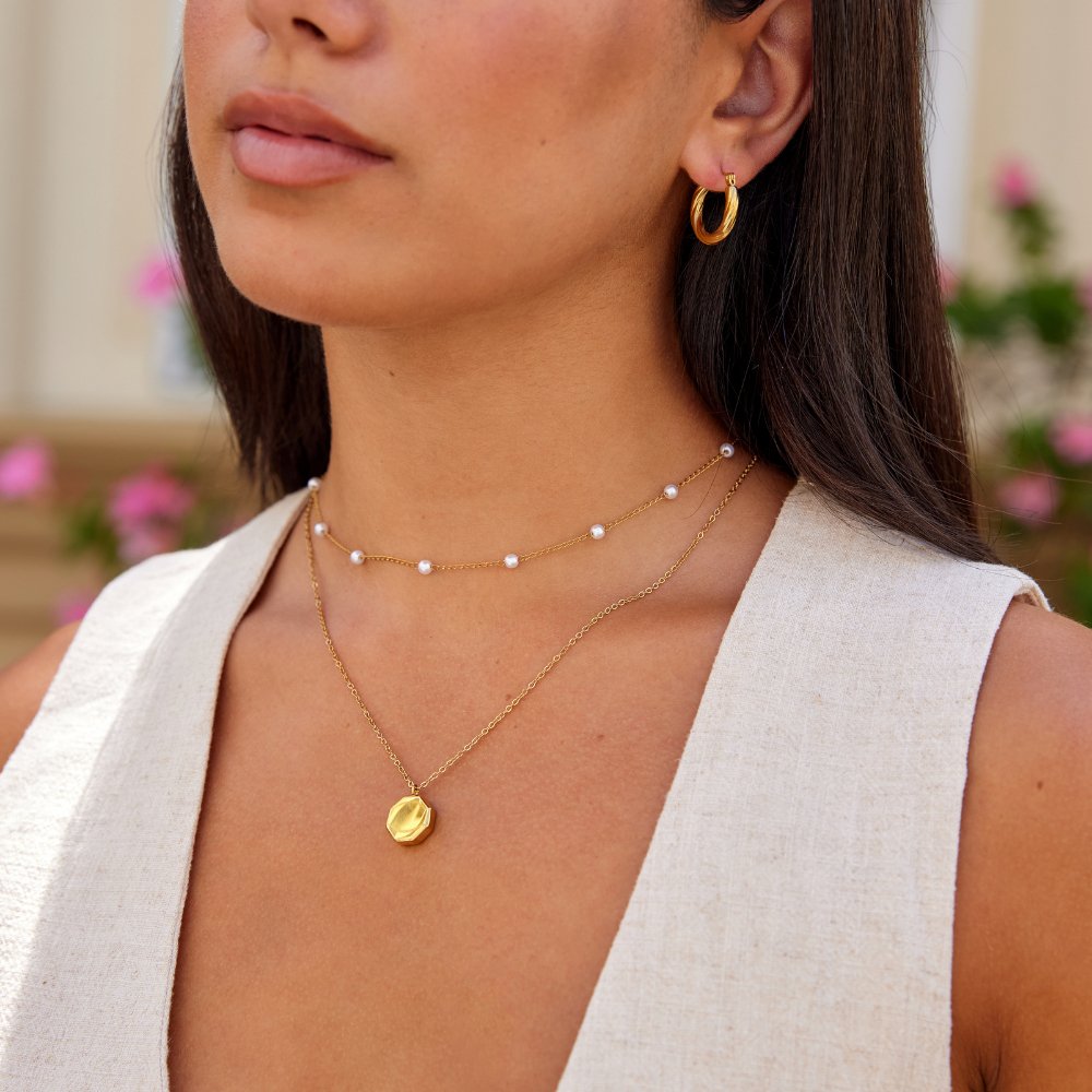 Luminous Geometric Disc Necklace – FIORENE