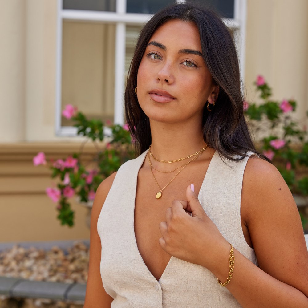 Luminous Geometric Disc Necklace – FIORENE