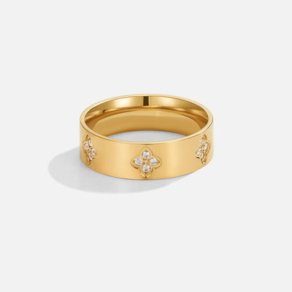 Luxe Clover Band Ring – FIORENE