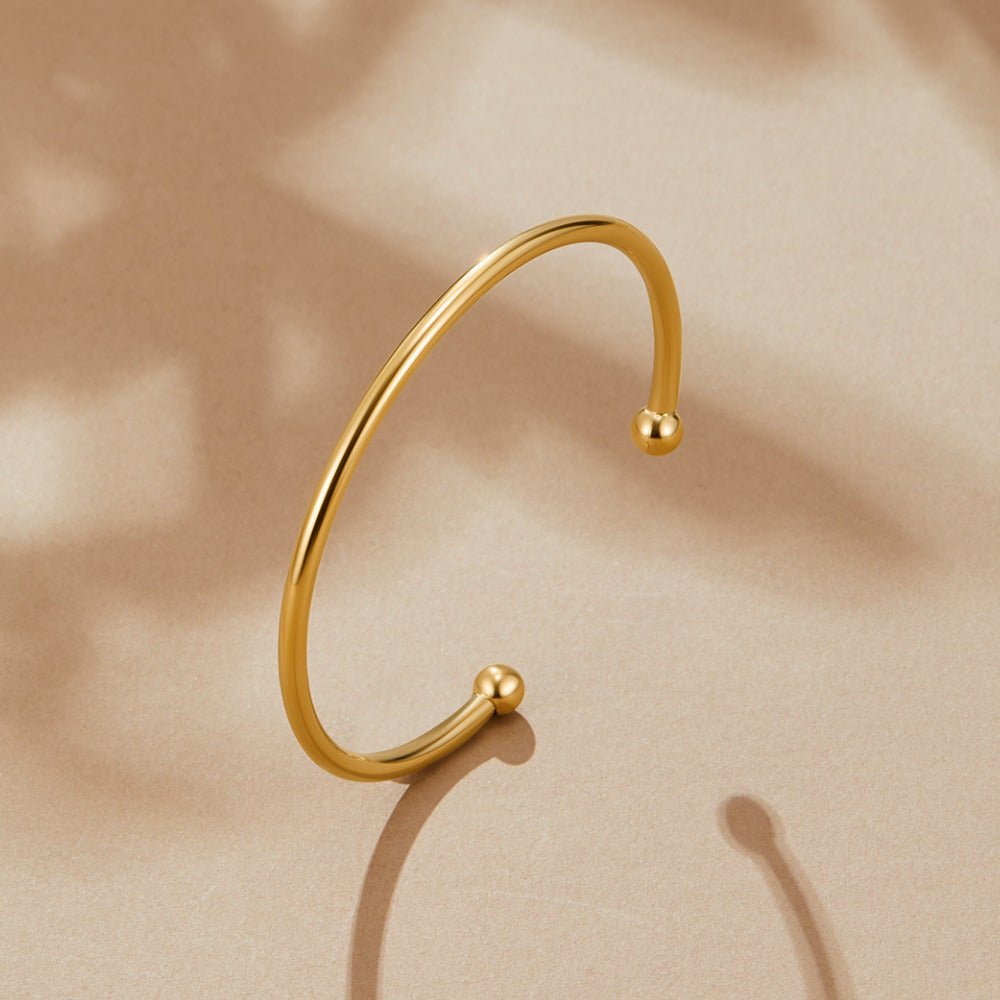 Minimalist Golden Bangle Bracelet – FIORENE