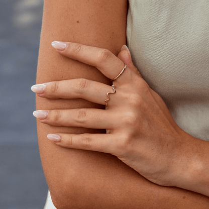 Radiant Wave Ring – FIORENE