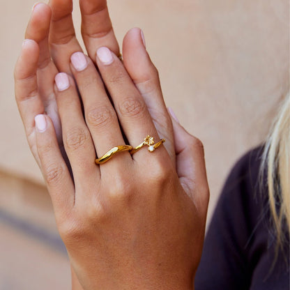 Golden Petal Ring – FIORENE