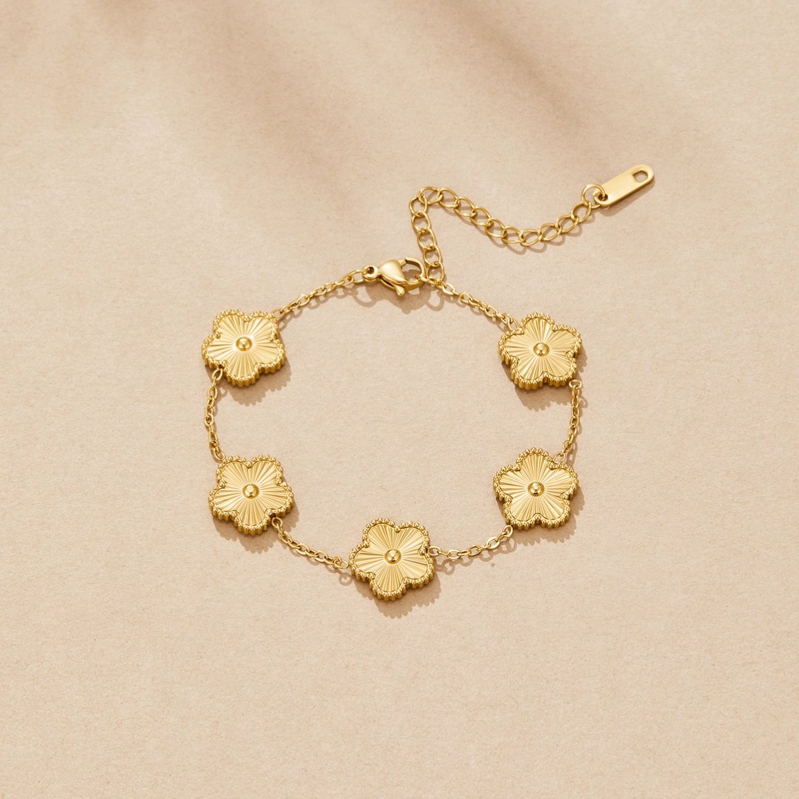 Petal Fluted Gold Bracelet – FIORENE