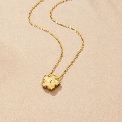 Radiant Golden Clover Necklace – FIORENE