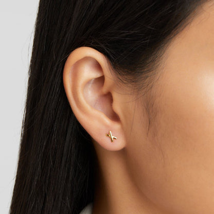 Golden Minimalist Kiss Mark Earrings – FIORENE